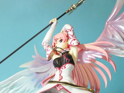コトブキヤ　ユースティア・アストレア -セラフィック・エディション-　上半身を見上げる