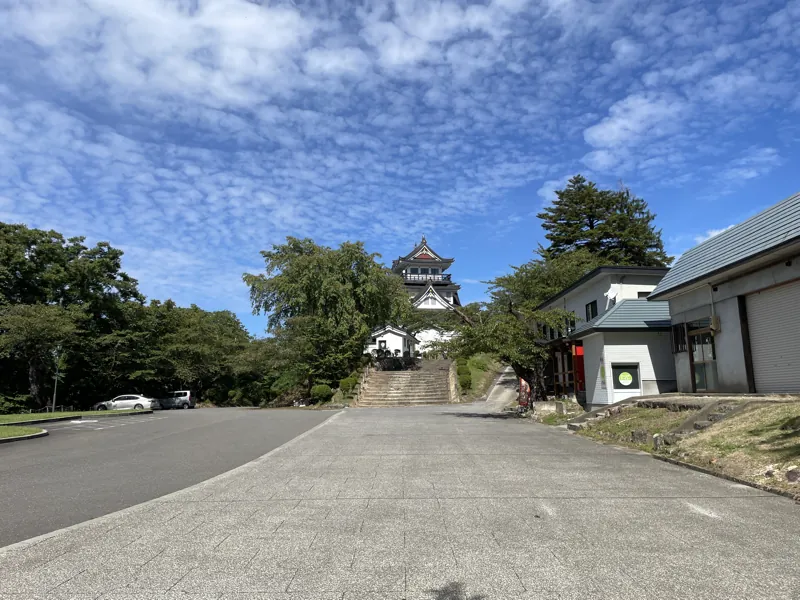 横手城・天守全景2"
