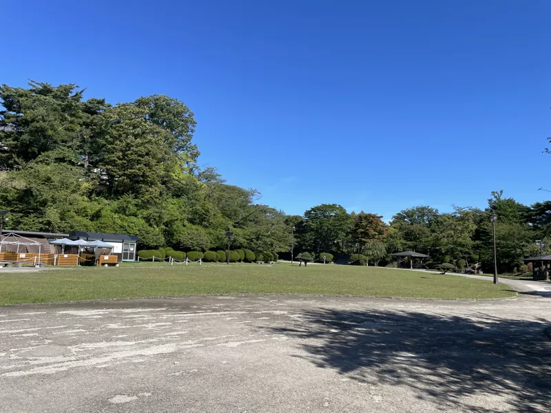 千秋公園広場01