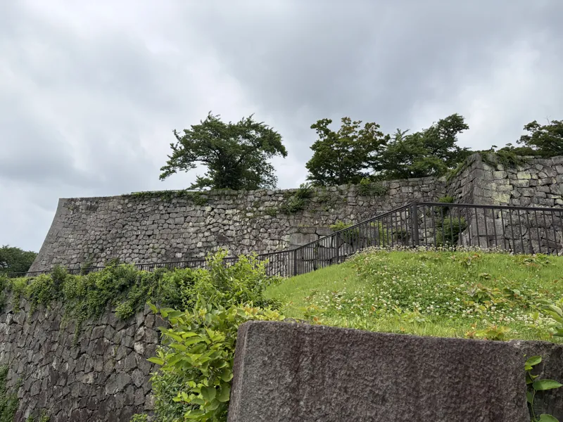 白河小峰城の石垣01